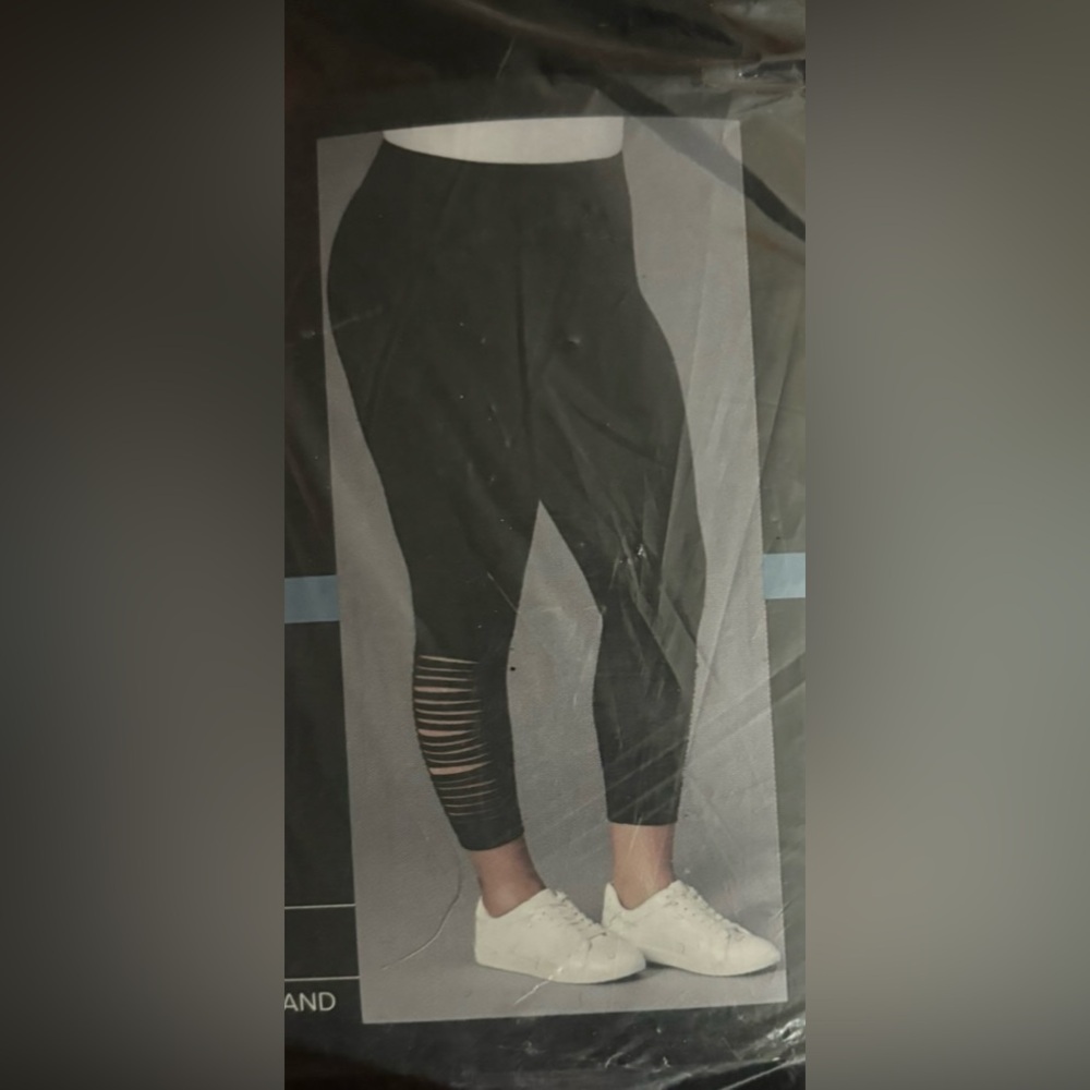 Torrid size 5 Black Destruct Crop Leggings brand new